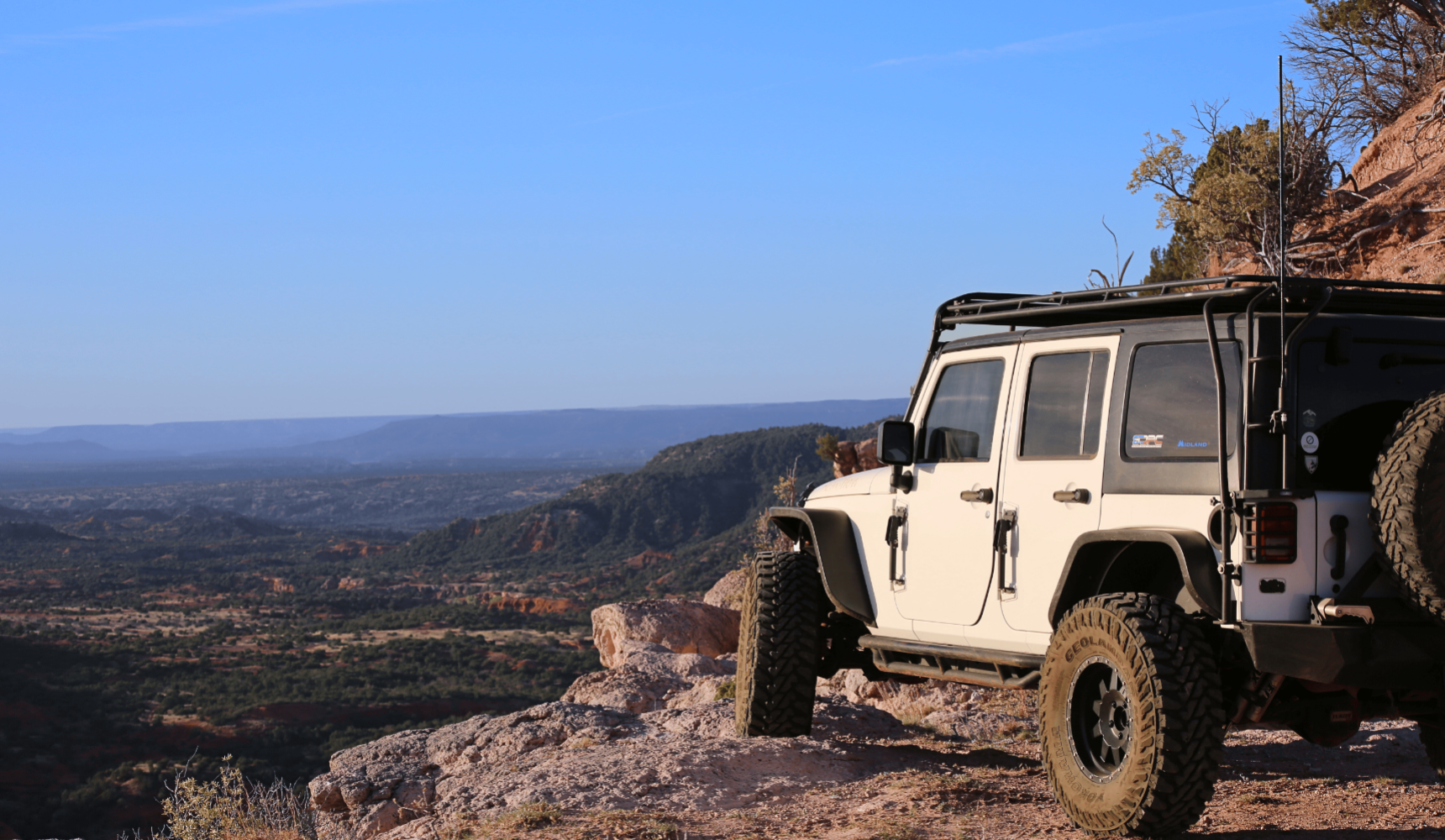Jeep overlooking canyon