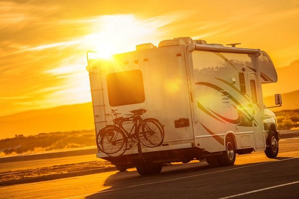 How Do You Caravan Successfully in an RV? Use Two-Way Radios