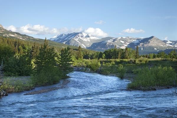 What Happened When This Man Found a Midland Radio Lost for Three Years in the Montana Mountains?