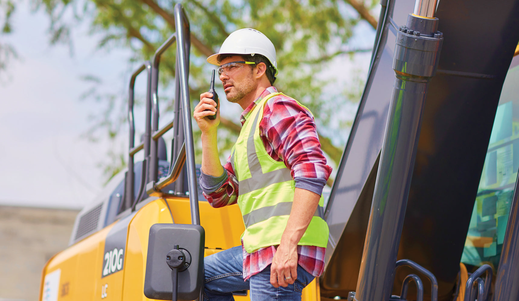 MB400 business radio for construction