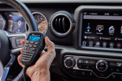 hand uses MicroMobile mic