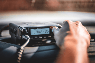 hand turns knob on MXT500 MicroMobile