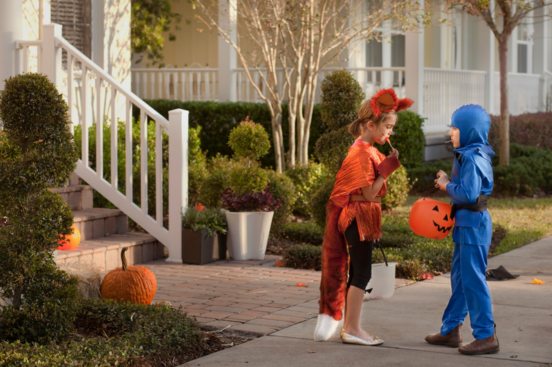 kids dress up trick or treating