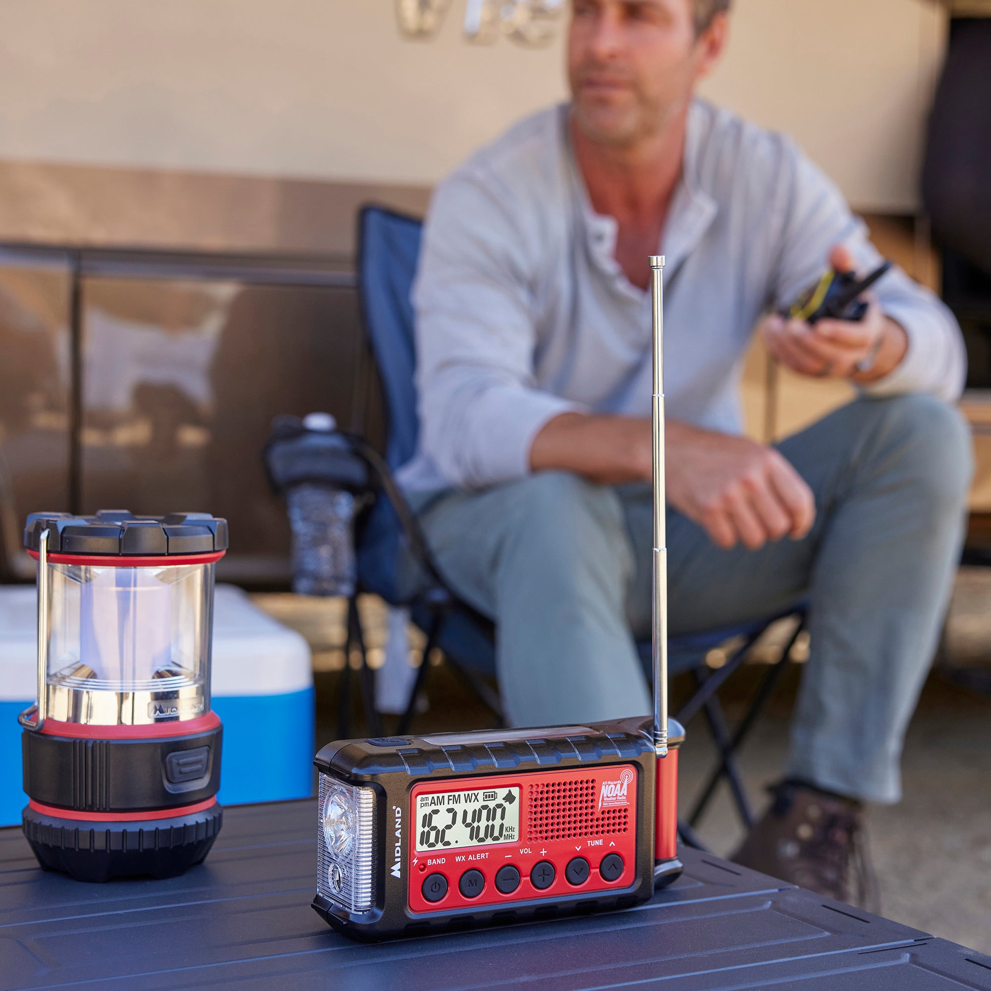 2025 CNN All-Star Emergency Radio