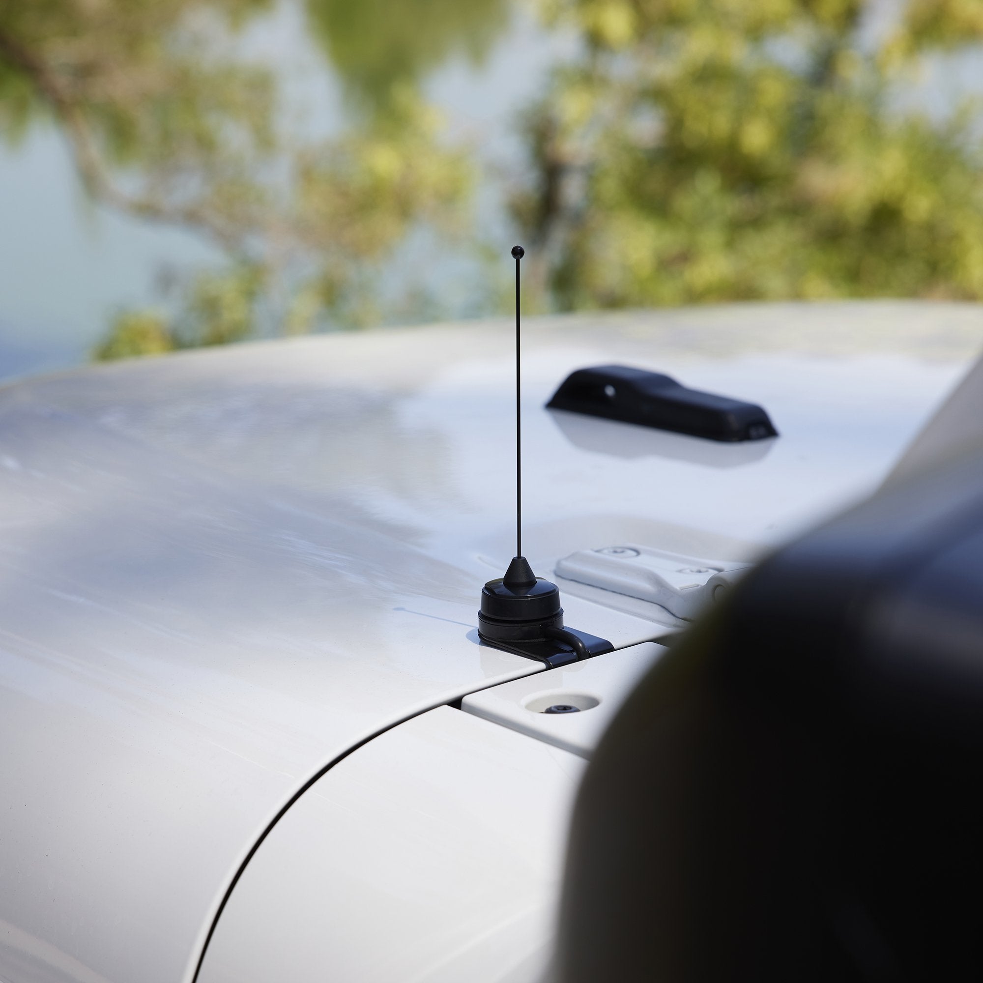 Midland MicroMobile® MXTA27 Universal Lip Mount Install