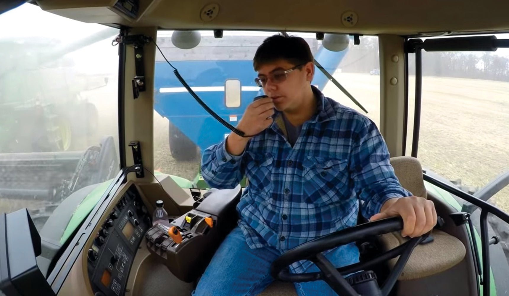 Midland MXT115AGVP3 Farm/Tractor CB Radio Bundle